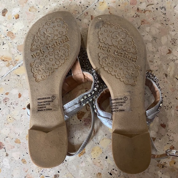 Charmed silver sandals - Picture 3 of 3